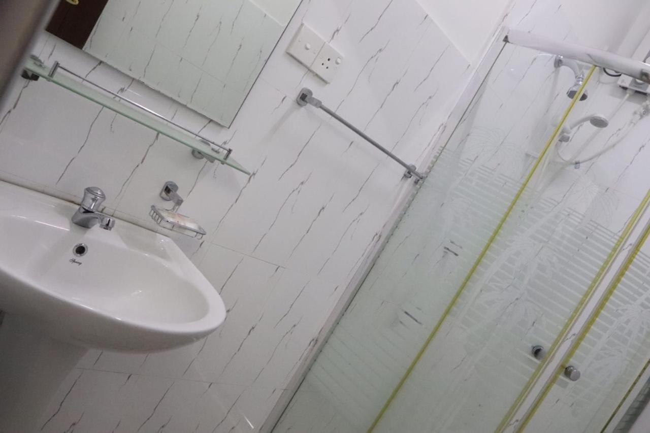 Ryan Residence & Restaurant 尼甘布 外观 照片