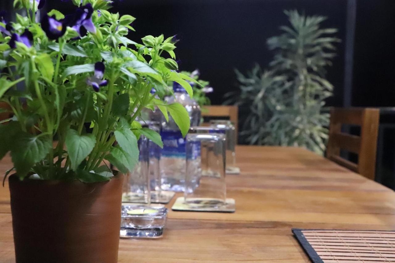 Ryan Residence & Restaurant 尼甘布 外观 照片
