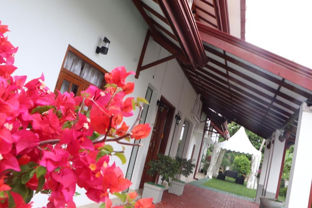 Ryan Residence & Restaurant 尼甘布 外观 照片