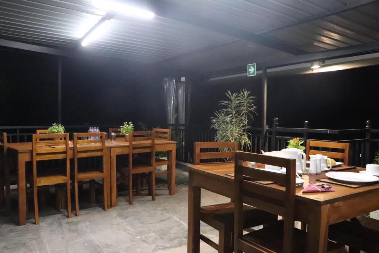 Ryan Residence & Restaurant 尼甘布 外观 照片