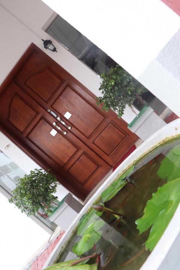 Ryan Residence & Restaurant 尼甘布 外观 照片