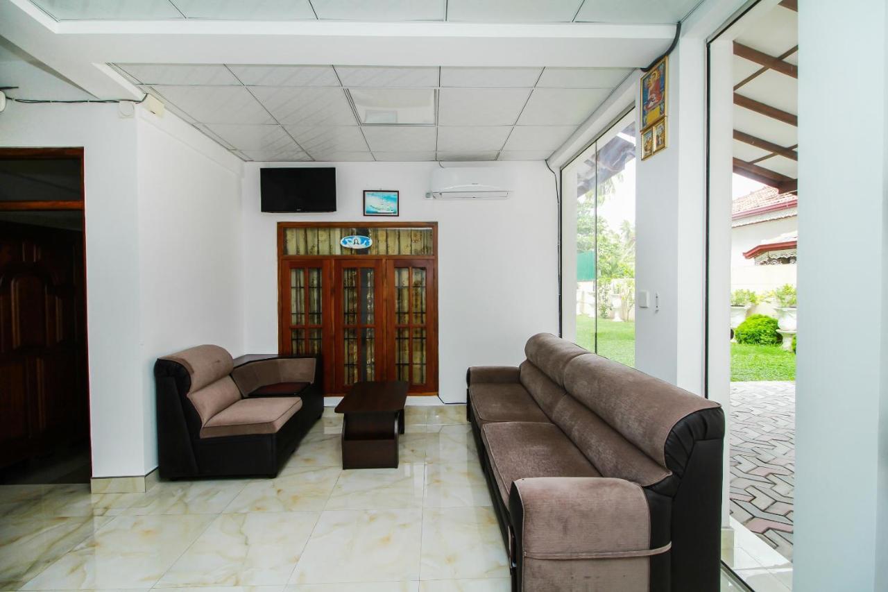 Ryan Residence & Restaurant 尼甘布 外观 照片